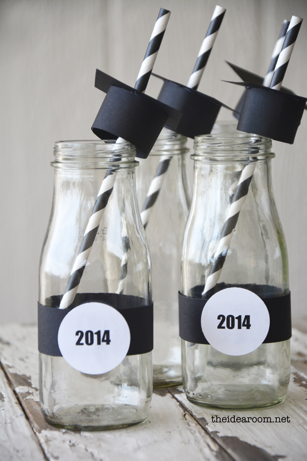 some fun graduation decor and drinks to your graduation party