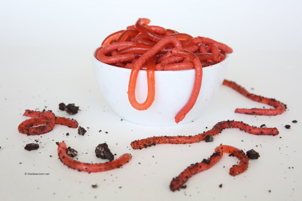 Halloween-Jello-Worms-Recipe-Oreo-Cookie
