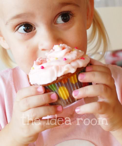 Pink-Lemonade-Cupcakes theidearoom.net