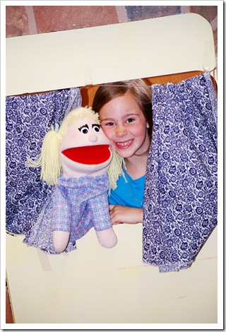 puppet show H