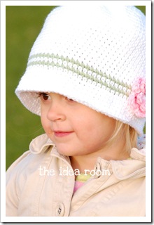 crochet_hat_white wm