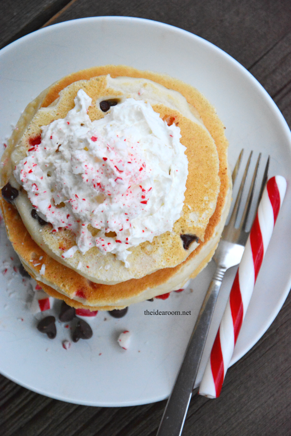 Peppermint-Chocolate-Chip-Pancakes