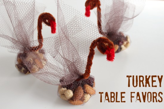Turkey-Table-Favors-for-Thanksgiving-makeandtakes.com_