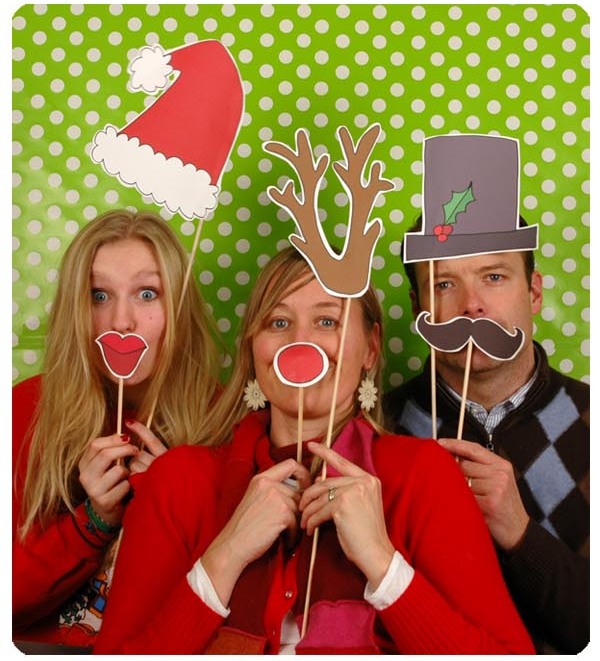 cute-christmas-photo-booth-props (1)
