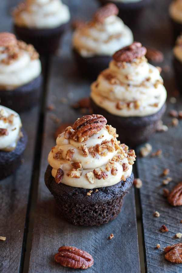 Chocolate-Bourbon-Pecan-Pie-Cupcakes-with-Butter-Pecan-Frosting-9