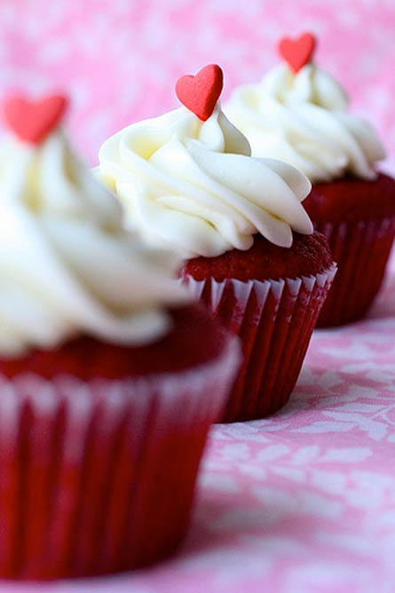 Red-Velvet-Cupcakes-big-1