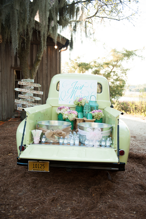 southern-wedding-vintage-truck