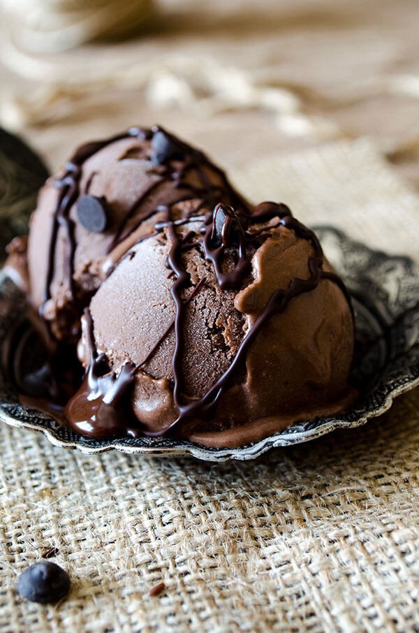 Homemade-Chocolate-Ice-Cream-5