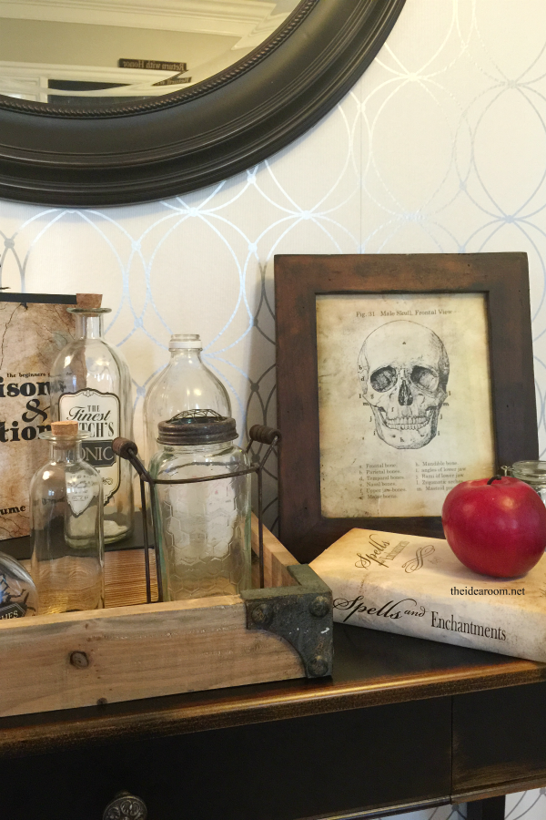 Halloween | Looking to add a vintage skull anatomy sign to your Halloween Decor? Print this free Halloween Printable to add to your Halloween decorations.