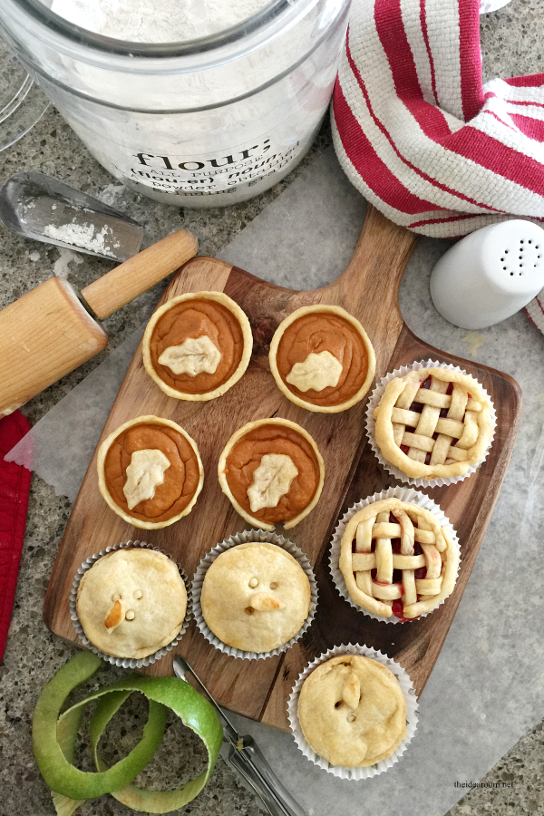 Sharing how to make these fun mini pies with these simple mini pie recipes. Great for a holiday get together or a mini pie dessert bar! How fun is that?
