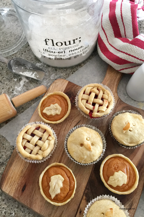 Sharing how to make these fun mini pies with these simple mini pie recipes. Great for a holiday get together or a mini pie dessert bar! How fun is that?