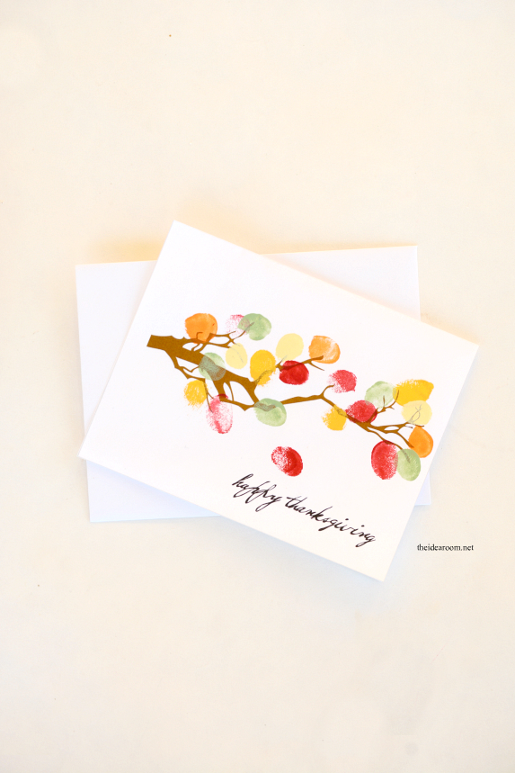 Thanksgiving | Create your own Thanksgiving Decor with this FREE Thanksgiving Printable Tree with fingerprint leaves! Print out this Thanksgiving Card to send to friends.