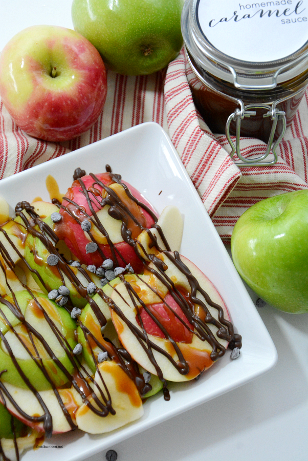 Recipes | Apple Nachos are one of my favorite healthy snacks. So easy to make and totally customizable to your taste preferences. Make them now!