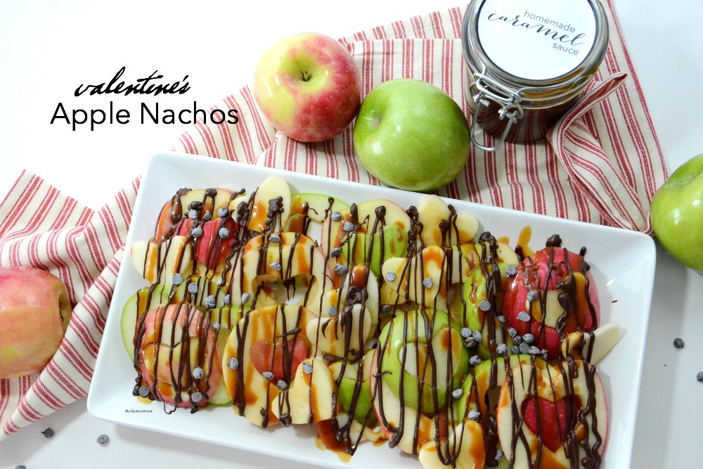 Recipes | Apple Nachos are one of my favorite healthy snacks. So easy to make and totally customizable to your taste preferences. Make them now!