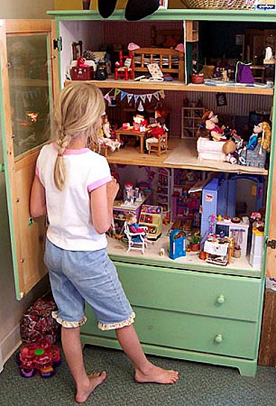 dresser-doll-house
