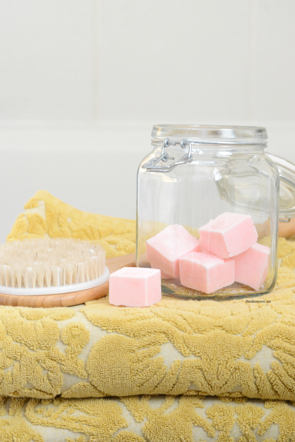 Sugar Scrub | Make this Sugar Scrub Cubes Recipe for smooth, soft exfoliated skin. Perfect for a DIY gift idea for friends and family.