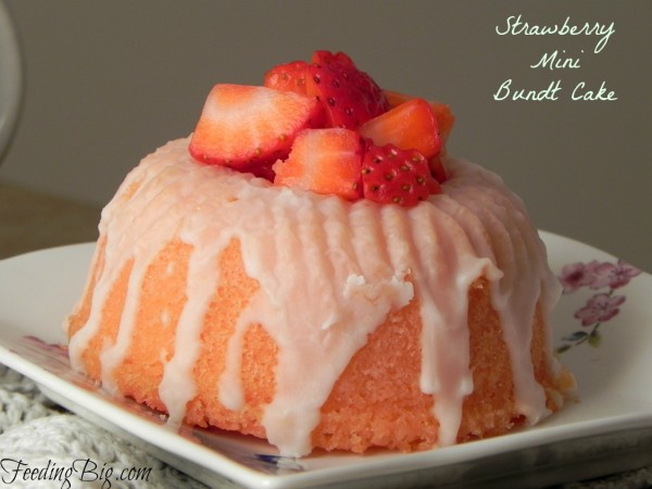 Strawberry-Mini-Bundt-Cake-2-e1403565375423