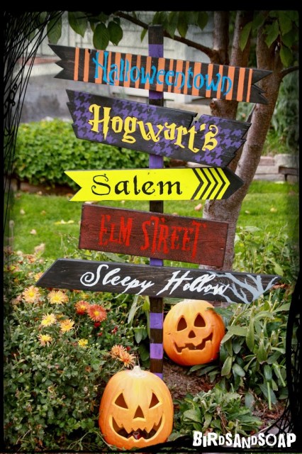 Halloween-Direction-Sign-spooky