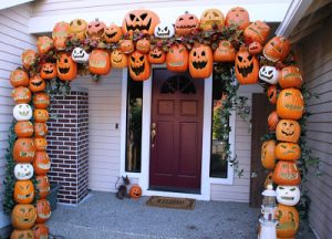 diy-outdoor-halloween-decorations-the-idea-room