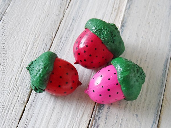 strawberry-acorn-magnets-1-600x450