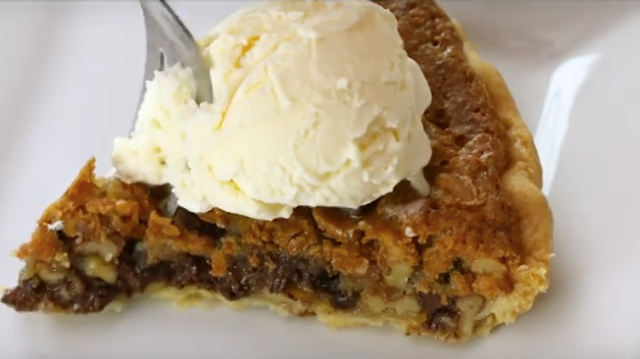 Tollhouse Pie: Chocolate Chip Pie Recipe