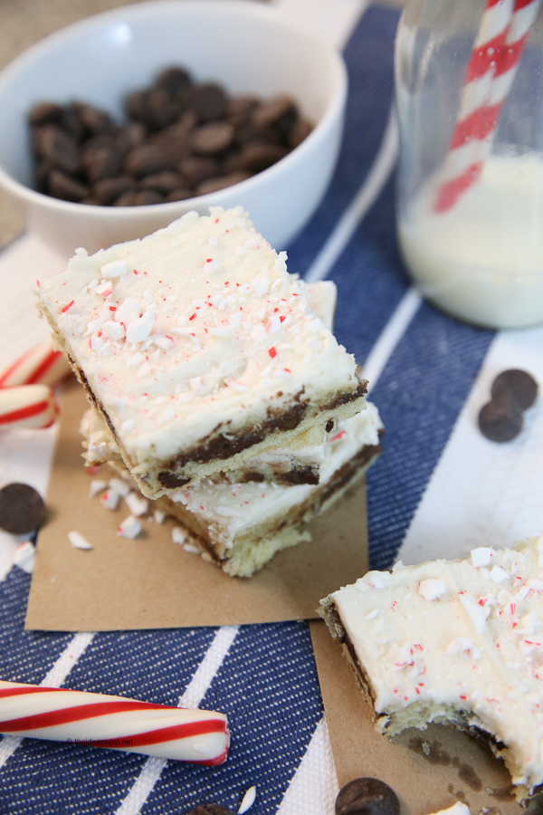 Christmas-Peppermint-Chocolate-Chip-Sugar-Cookie-Bars-Recipe