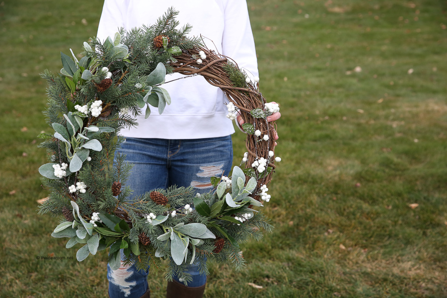 How-to-Make-Rustic-Farmhouse-Wreath-Christmas-Decor-Tutorial
