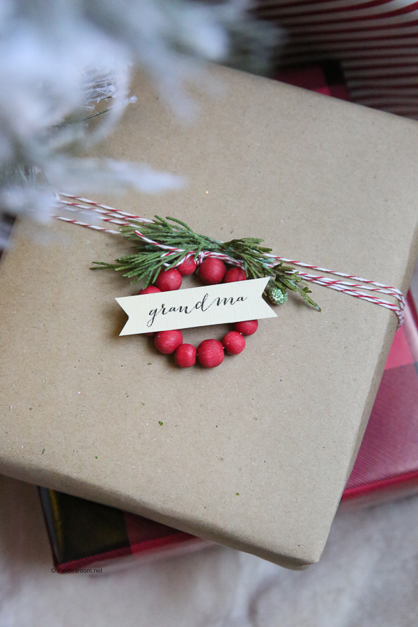 Christmas-Gift-Wrap-Decoration-Ornament-Mini Wooden Bead Wreaths