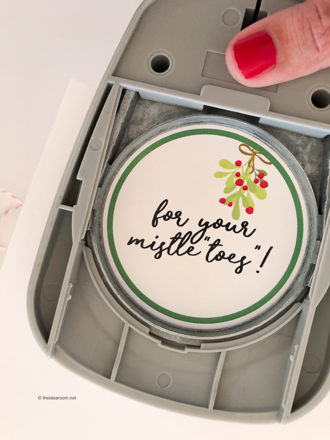 Christmas-Mistletoe's-Nail-Polish-Gift -Idea