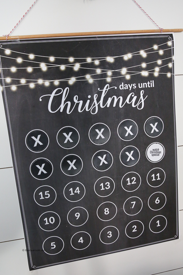 Printable-Christmas-Countdown-Advent-Calendar-Poster-with-Staples