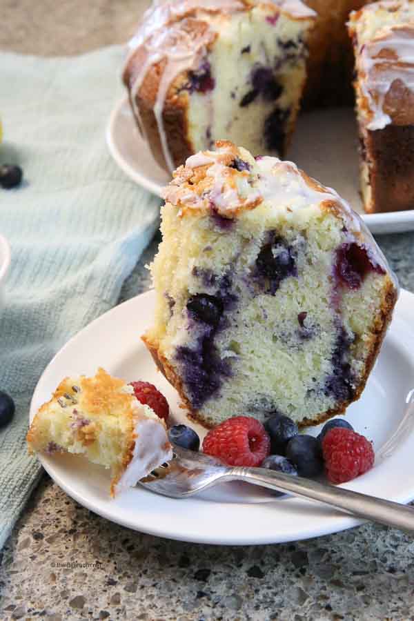 Lemon-Blueberry-Bundt-Cake-Dessert-Recipe