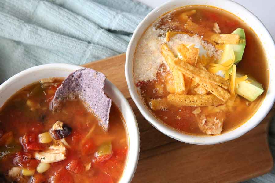 Instant-Pot-Chicken -Tortilla-Soup-Recipe-Easy-Dinners