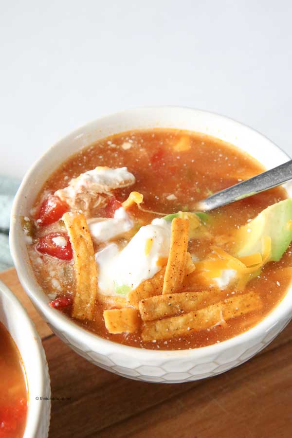 Instant-Pot-Chicken -Tortilla-Soup-Recipe-Quick-Easy-Dinners