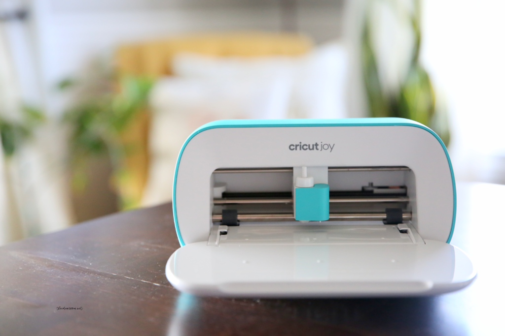Create and personalize almost anything with the Cricut Joy cutting and writ...